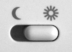 3. REGLAREA TEMPERATURII Deasupra butoanelor de reglare a temperaturii ºi se gãseºte un comutator, cu ajutorul cãruia se poate alege regimul de funcþionare: confort ( ), sau economic ( ).