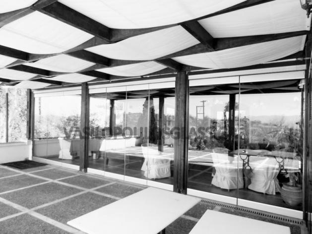 Restaurant all about GLASS