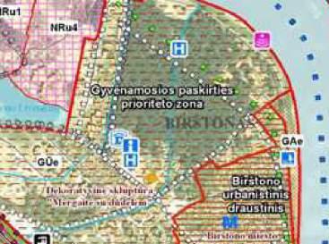 2 pav. a) Ištrauka iš Nemuno kilpų regioninio parko planavimo schemos; b) Ištrauka iš Nekilnojamojo turto vertybių registro žemėlapio Sklypas yra 3150 m 2 ploto.