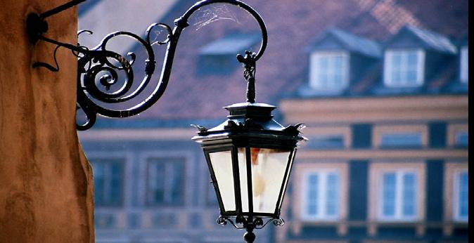 Z HISTÓRIE SVIETIDIEL cestu k nízkotlakovému sodíkovému a vysokotlakovému ortuťovému osvetleniu v 30.rokoch 20. storočia a vývoj elektrického osvetlenia na prelome 19. a 20.