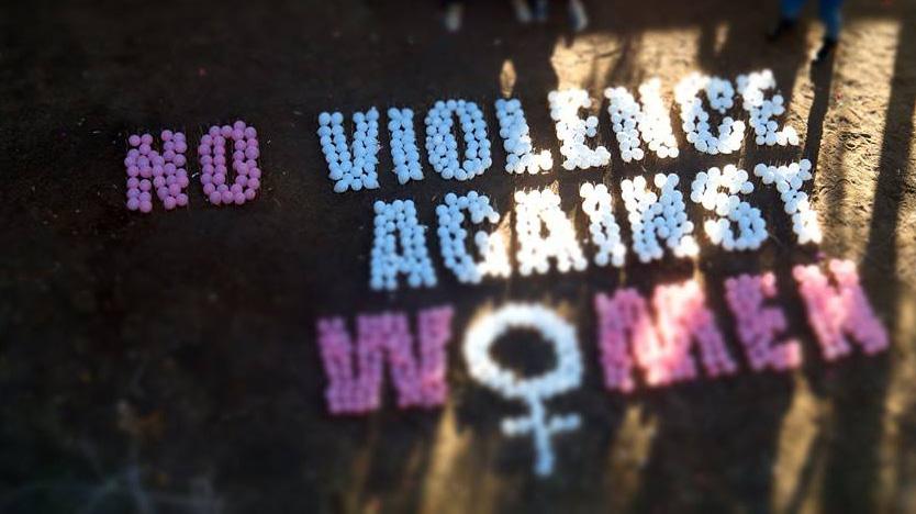 » ΚΥΠΡΟΣ Ενημερωτικό δελτίο σχετικά με τη βία κατά των γυναικών Νοέμβριος 2017 Το παρόν ενημερωτικό δελτίο είναι αποτέλεσμα διαβούλευσης με το Μεσογειακό Ινστιτούτο Σπουδών Κοινωνικού Φύλου στην