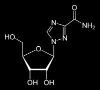 Η καρβοξαμιδική ομάδα της ριμπαβιρίνης συμβάλλει ώστε το νουκλεοσίδιο να συμπεριφέρεται ως αδενοσίνη ή γουανοσίνη ανάλογα με την περιστροφή του μορίου.