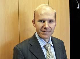 Minister Turk je pohvalil rezultate Hidrie ter poudaril, da bi bila lahko zgled drugim. dr. Erik Pavlovi~, direktor Hidria In{tituta Klima, in minister za razvoj dr.