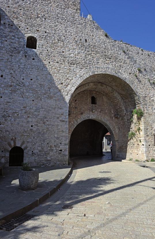 Μεγαλύτερης έκτασης εργασίες έγιναν κατά τη διάρκεια των ετών 2006 2014, όταν στερεώθηκαν οι περιμετρικοί τοίχοι του και οι στοές, έγιναν μεγάλες αποχωματώσεις στον περίδρομο και πολλές ανασκαφικές