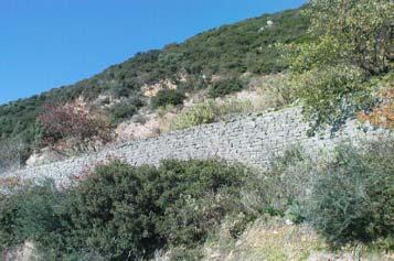 Retaining wall with semicarved masonry (imilaxefti), Mount Athos, Karies. Εικόνα 6.