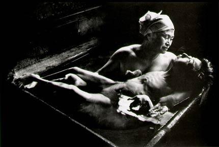 Περιβαλλοντική νόσος Minαmata Κόλπος Minαmata, Ιαπωνία, 1962 Τουλάχιστον 3000 θύματα Η νόσος Minimata οφείλεται στη διατροφή με ψαριά που ήταν ρυπασμένα με Υδράργυρο από δραστηριότητες