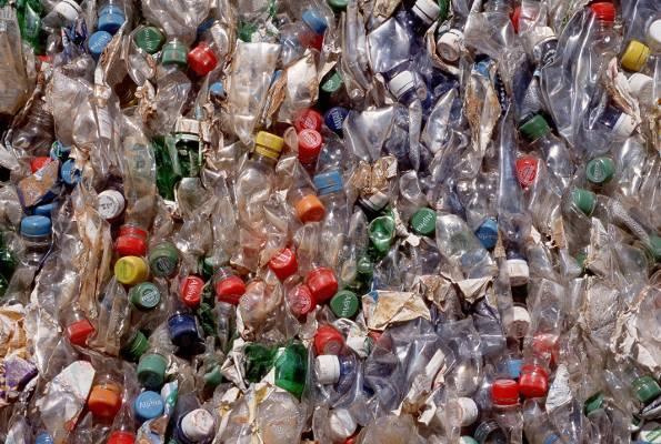 4. EKOLOŠKA VAŢNOST BIOPOLIMERA Relativno nova skupina materijala zvana bioplastika moţe ostvariti mogućnosti koje zahtjeva moderno trţište, ti zahtjevi su mogućnost recikliranja, smanjenje