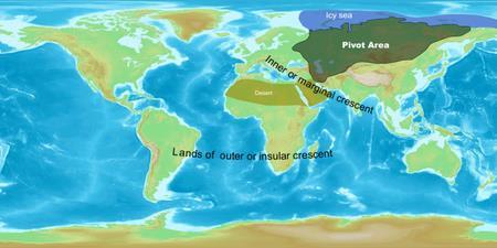 Ο Mackinder, σε μία περίφημη ομιλία του στη Royal Geographical Society στο Λονδίνο (1904), τοποθετήθηκε αποφθεγματικά: «Όποιος κυβερνάει την Ανατολική Ευρώπη έχει το πρόσταγμα [commands] στην