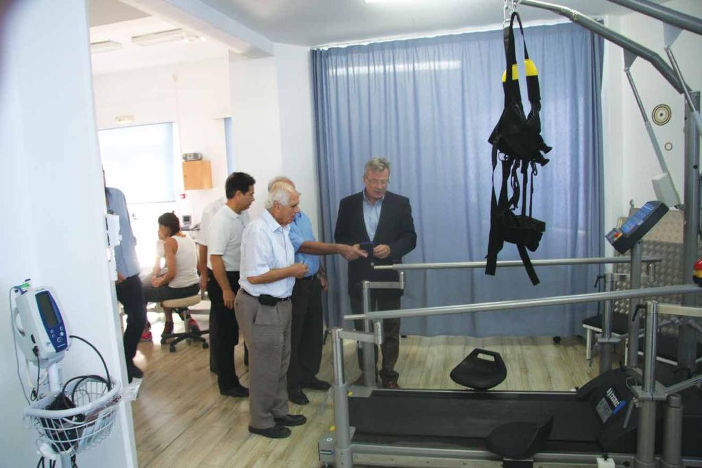 12 Μέλαθρον Αγωνιστών ΕΟΚΑ Το Μέλαθρον Αγωνιστών ΕΟΚΑ δηµιουργήθηκε για να παρέχει ιατρική φροντίδα, περίθαλψη και αξιοπρεπή διαβίωση στους ανθρώπους που αγωνίστηκαν στους απελευθερωτικούς αγώνες του
