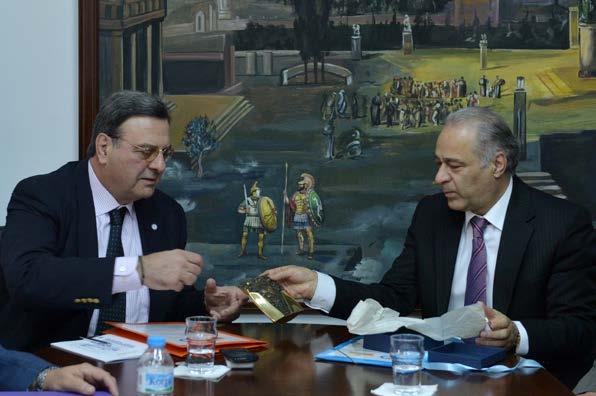 τους προκειμένου: Να υποβάλλουν κοινές προτάσεις σε ευρωπαϊκά ερευνητικά, αναπτυξιακά, πολιτισμικά, αθλητικά, κ. ά.