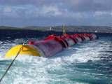 Οι ΜΚΕ µπορεί να είναι πλωτές, υποβρύχιες ή εγκατεστηµένες στον πυθµένα κατασκευές, που τοποθετούνται σε µικρή απόσταση από την ακτή ή στην ανοιχτή θάλασσα, ή ακόµη και σταθερές κατασκευές