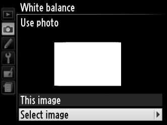 Επισημάνετε White balance (Ισορροπία λευκού) στο μενού λήψης και πατήστε το 2 για να εμφανίσετε επιλογές ισορροπίας λευκού. Επισημάνετε Preset manual (Χειροκίνητη προτοποθέτηση) και πατήστε 2.