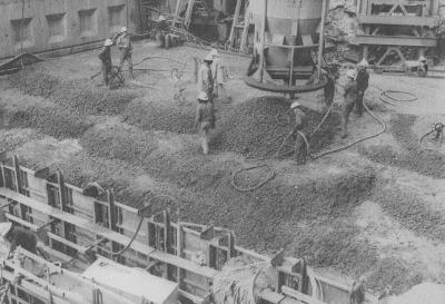 Η τοποθέτηση ενός σκυροδέµατος «χαµηλής κάθισης»,