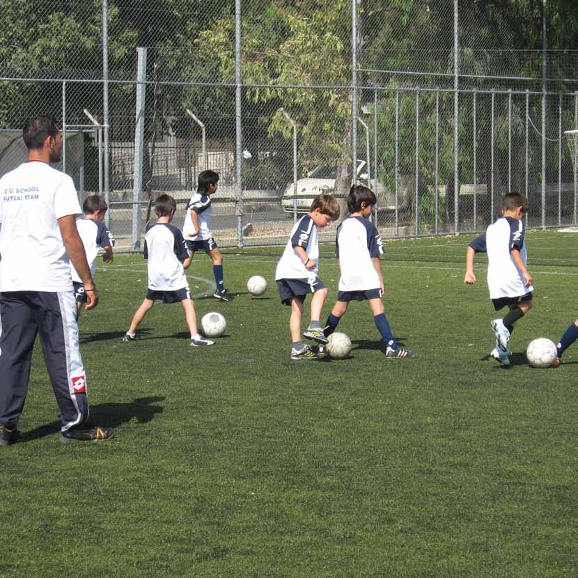 ΑΚΑΔΗΜΙΕΣ ΠΟΔΟΣΦΑΙΡΟΥ Για ηλικίες 3-17 Έναρξη προπονήσεων 2 Σεπτεμβρίου Στρόβολος ΕΤΟΣ ΓΕΝΝΗΣΕΩΣ ΔΕΥΤΕΡΑ ΤΡΙΤΗ ΤΕΤΑΡΤΗ ΠΕΜΠΤΗ ΠΑΡΑΣΚΕΥΗ ΣΑΒΒΑΤΟ 2009+2010 16:00-17:00 10:00-11:00 2006+2007 15:00-16:00