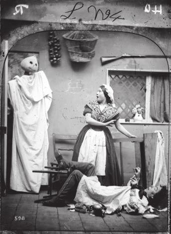 S{RB{TOAREA CRE TIN{ A TUTUROR SFIN#ILOR I HALLOWEEN dansuri, incantaţii și alte manifestări religioase.