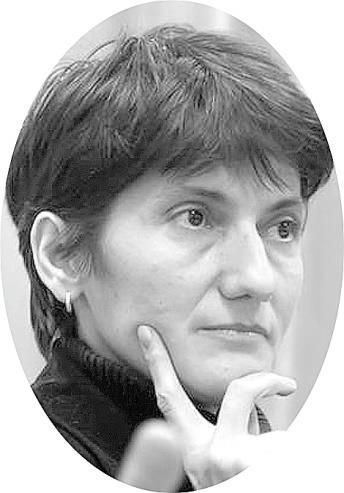 SCENA ARTELOR Oltița CÎNTEC CLIPE DE TEATRU Clipe de teatru, titlul ales de Doina Papp pentru cea mai recentă apariție editorială care îi poartă semnătura pe copertă, așază volumul sub semnul