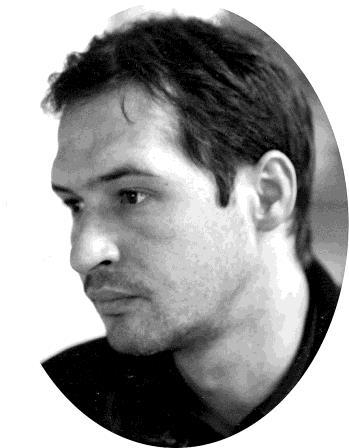 CĂRŢILE PE MASĂ Liviu APETROAIE Aproape 40 de ani de poezie neîntreruptă ne propune Valeriu Matei* în recentul volum antologic, Ecuațiile disperării, apărut la Tracus Arte, un volum-călătorie de