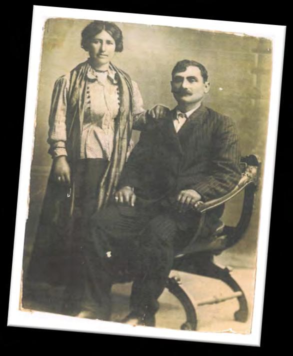 Οι Αθανάσιος & Ευάγγελος Παπασταμάτης Χασιώτες, που βρέθηκαν στην Αθήνα μετά την απελευθέρωση.