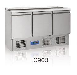 Ανοξείδωτο εσωτερικά και εξωτερικα AISI304 18/10. PS300. Βάρος: 115Kg. Ανοξείδωτο ψυγείο σαλατών COOLHEAD. Τεχνικά χαρακτηριστικά: Ηλεκτρονική ένδειξη της θερμοκρασίας. Χωρητικότητα πόρτας GN1/1.