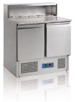 Ψυγεία πίτσας Ανοξείδωτο ψυγείο πίτσας COOLHEAD. Τεχνικά χαρακτηριστικά: Χωρητικότητα πόρτας GN1/1. Επιφάνεια από γρανίτη. FREON R134A. Χωρητικότητα: 5 GN1/6 Ψύξη: +2/+8 C Στατική ψύξη με βεντυλατέρ.
