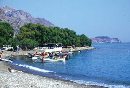 Ο Τσούτσουρας ο πιο γνωστός και προτιμητέος από τους κατοίκους του Νομού που καταφτάνουν συχνά τα σαββατοκύριακα με τις οικογένειές τους στον φιλικό αυτό παραθαλάσσιο προορισμό, είναι γνωστός