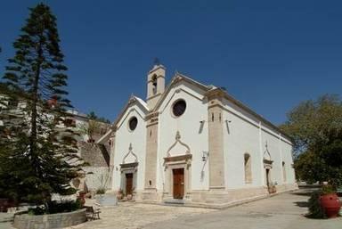 παράγουν και εμφιαλώνουν μερικά από τα πιο ονομαστά κρασιά της Κρήτης.