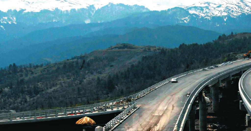 Επισκoπηση Tων Nεων Oδικων Εργων Παραχωρησης Στην Ελλαδα Και Προοπτικες Ελένη Τυρογιάννη* Τα νέα έργα παραχώρησης άρχισαν να δηµοπρατούνται στην Ελλάδα σταδιακά εδώ και σχεδόν µια δεκαετία.