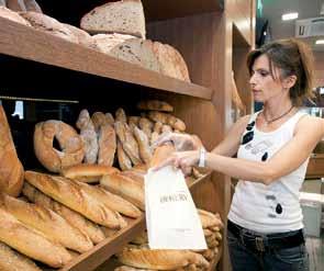 Βέβαια είχαμε και αμέριστη βοήθεια από τον κ. Θοδωρή Οικονόμου, τον αρχιτέκτονα της εταιρείας ΕΥΡΩΨΥΚΤΙΚΗΣ.