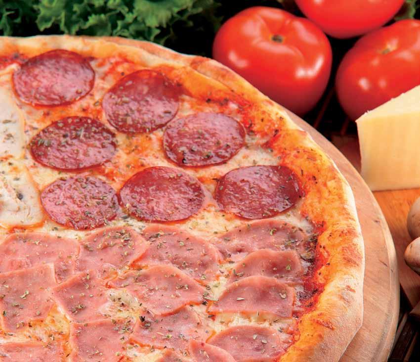 ΑΦΙΕΡΩΜΑ Συνταγές Pizza Πίτσα με ζαμπόν και σαλάμι ΣΥΝΤΑΓΗ για τη ζύμη (για δύο στρογγυλές πίτσες 30 εκ.) Μαγιά 1/2 κύβο Ζάχαρη 1 κ.τ.γ. Αλεύρι 250 γρ. Αλάτι 1/2 κ.τ.γ. Ελαιόλαδο 2 κ.τ.σ. Υλικα για τη γέμιση Ζαμπόν 8 φέτες Ντομάτα αποφλοιωμένη 1 Γκούντα 80 γρ.