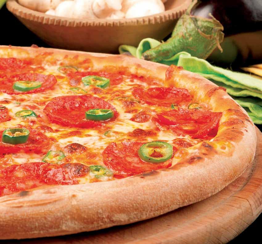 ΑΦΙΕΡΩΜΑ Συνταγές Pizza Πίτσα για χορτοφάγους Υλικά για γεμιση Μελιτζάνα 1 τεμ. Κρεμμύδι 1 τεμ. Μοτσαρέλα 1 μπάλα (125 γρ.) Ντομάτα 100 γρ. Κάππαρη 1 κ.τ.σ. Σάλτσα ντομάτας 1 ποτήρι Αλάτι, φρεσκοτριμμένο πιπέρι Εκτέλεση Προετοιμάζουμε τη ζύμη για την πίτσα, όπως στην πρώτη συνταγή.