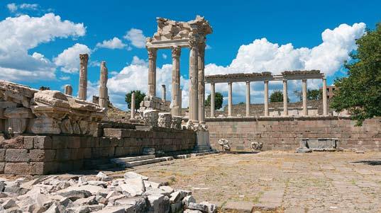 2n ημέρα Αϊβαλί Πέργαμος Σμύρνη Πρόγευμα και αφού κάνουμε μία περιήγηση στο Αϊβαλί, αναχώρηση για την Πέργαμο. Στο αρχαιολογικό χώρο της επισκεπτόμαστε το Ασκληπιείο.