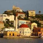 Τα δημόσια κτήρια, το Δημαρχείο, η Δημοτική Αγορά, και η Καζάρμα στο Καστελόριζο κτίστηκαν σύμφωνα με το ρυθμό που ακολούθησαν οι Ιταλοί για τα κτήρια της Δωδεκανήσου.