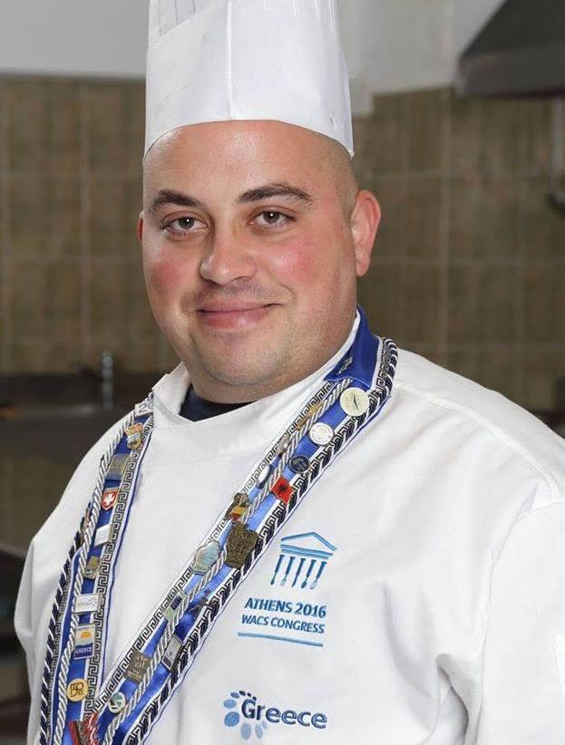 CHEF EUROPEAN 2015 ΒΙΟΓΡΑΦΙΚΟ ΣΗΜΕΙΩΜΑ Κωνσταντίνoς Μουζάκης Διευθυντής Γαστρονομίας & Υπεύθυνος Δράσεων Επισιτισμού στις Μόνιμες Κοινωνικές Δομές Άμεσης Αντιμετώπισης της Φτώχειας του Ομίλου UNESCO