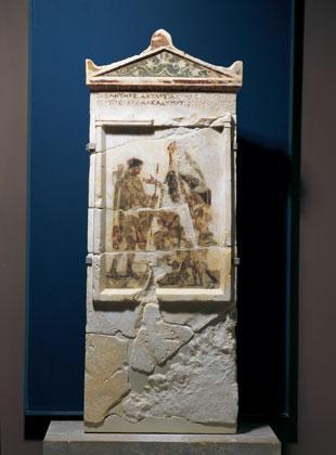 Στήλη Κλεωνύμου Επιτύμβια στήλη από τάφο απλών Μακεδόνων, που μετά το θάνατό τους έγιναν γείτονες του βασιλιά.