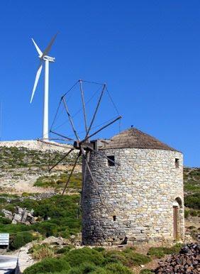 υπηρετήσουν τον απλό αγρότη, δένοντας αρμονικά με το περιβάλλον, αποτελώντας ένα πρωτόγνωρο θέαμα και μάλιστα σε μια από τις πιο υπήνεμες περιοχές της Κρήτης.