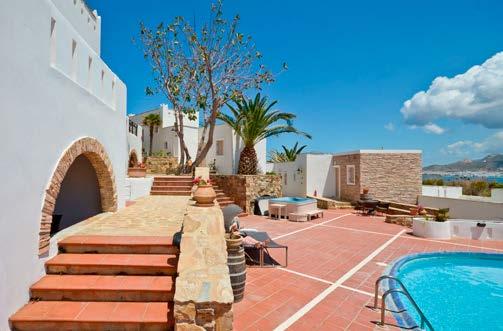Σε ένα ήσυχο και χαλαρωτικό περιβάλλον, το Naxos Magic Village απέχει 150μ. από την όμορφη, αμμώδη παραλία της Στελίδας και 800μ.
