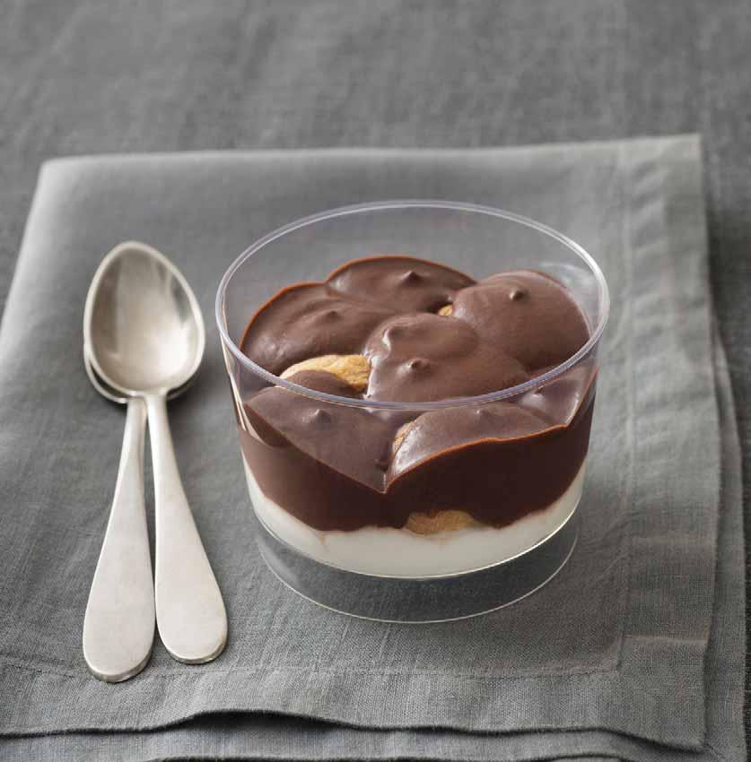 Coppa profiterol semifreddo Παγωτό σοκολάτα με choux γεμισμένο με κρέμα βανίλια και παγωτό semifreddo σοκολάτα Β2643 100 γρ.