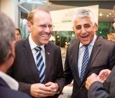 ήµαρχος Πύλου-Νέστορος, εκµεταλλεύτηκαν την παραµονή τους στο Κυντσελσάου, για να συζητήσουν µε τους Γερµανούς