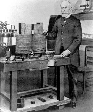 Κεφάλαιο 1 Ιστορία Ραδιενέργειας Το φαινόµενο της Ραδιενέργειας παρατηρήθηκε για πρώτη φορά από τον Γάλλο φυσικό Ανρί Μπεκερέλ το 1896, όταν πρόσεξε πως το θειικό κάλιοουρανίλιο εκπέµπει συνεχώς