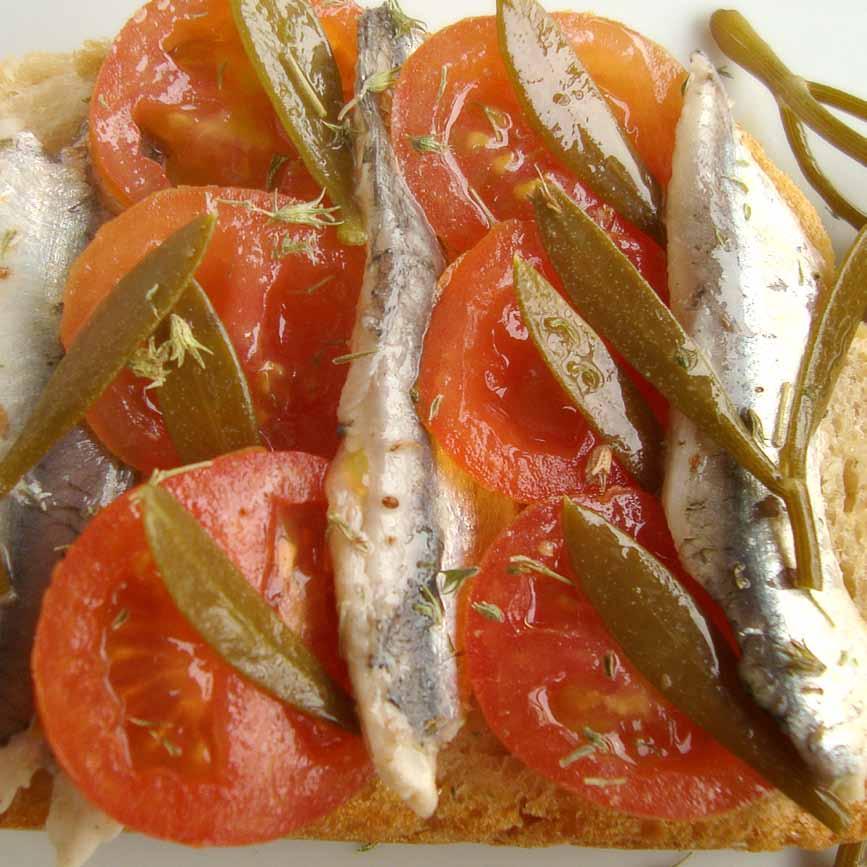 Για να αρχίσουμε το τραπέζι μας νόστιμα Θα κάνουμε ψωμάκια μπρουσκέτες φέτες από ψωμί προζύμης ή φόρμας ζαπάτα μισό ξερό κρεμμύδι κριταμάκια τουρσί φιλέτα