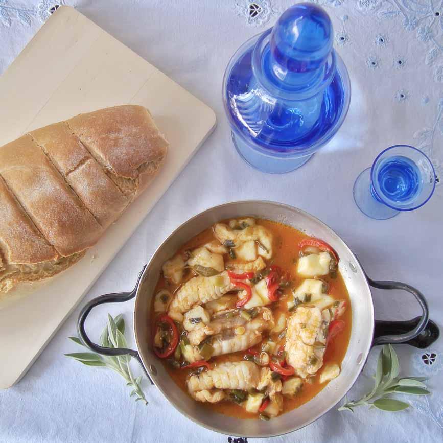 Πεσχανδρίτσα σαγανάκι για τέσσερα άτομα ½ κιλό ουρές πεσχανδρίτσας 250 γρ.