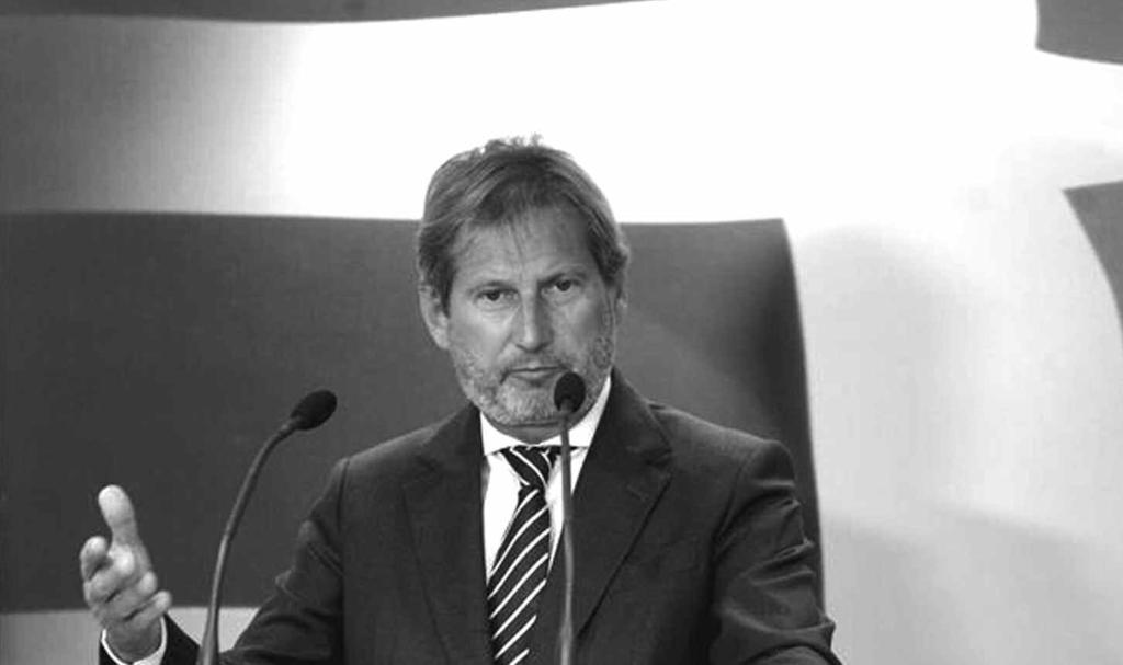 αφήνοντας σαφή υπαινιγμό για τον «μεγάλο αριθμό των δικηγόρων» που υπάρχουν στην Ελλάδα. Επίσης, επισήμανε την έλλειψη σταθερότητας στο φορολογικό σύστημα.