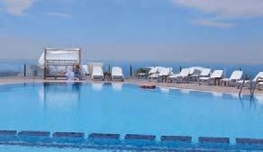 ΔΙΑΜΟΝΗ: 59 παραδοσιακά διακοσμημένα δωμάτια, σουίτες και διαμερίσματα με μαγευτική θέα που κόβει την ανάσα.