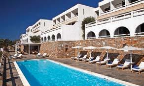 PERRAKIS HOTEL 3* SUP Bρίσκεται σε μια μοναδικά ωραία τοποθεσία, στο μεγαλύτερο και πιο ποικιλόμορφο νησί του και θα διαπιστώσετε πόσο άνετα θα αισθανθείτε μέσα στο πανέμορφο περιβάλλον, από τη ζεστή