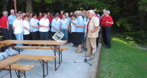 Mašun jih je gostil Prijetno je bilo na s soncem obsijanem Mašunu, sredi gozdov, ki so nudili prijetno senco in blažili vročino lepega avgustovskega popoldneva, ko so se že tradicionalno zbrali