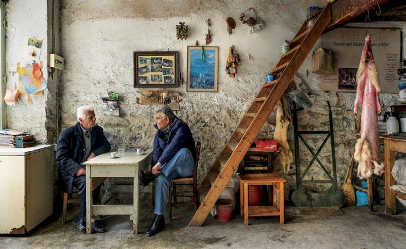 Ηθοποιός, σχεδιάστρια ή µοντέλο; Η Κλοέ Σεβινί φαίνεται να µην υπακούει σε κανέναν κανόνα, να ξεπερνάει τα στενά όρια των ιδιοτήτων και να αποτυπώνεται στο µυαλό όλων ως η απόλυτη µούσα των 90s.