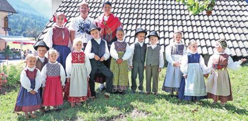 26 PETEK_18. 08. 2017 DRUŽABNA KRONIKA VAŠKI DAN V RATEČAH Na praznični torek, 15. avgusta, so v Ratečah pripravili tradicionalni Vaški dan. Tokrat že štiriindvajsetič.