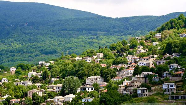 με ένα εικαστικό τρόπο. 138 Επίσης, από τις 4 έως τις 14 Ιουνίου 2013, με αφορμή τον εορτασμό της Παγκόσμιας Ημέρας Αρχείων, η Πνευμονολογική Κλ