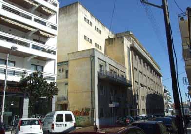 σε αυτό. Τέλος, όσον αφορά σε υπόλοιπες χρήσεις εντός καπναποθηκών, χώροι υγιεινής φαίνεται πως υπήρχαν μέσα σε ελάχιστα κτίρια και όπου συναντώνται αποτελούν μεταγενέστερη προσθήκη.