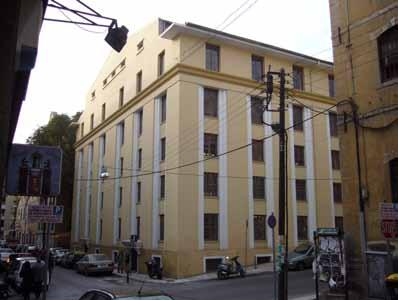 Κατά την πλειοψηφία των κτιρίων, μάλιστα, οι όγκοι τους δεν είναι καθαρά γεωμετρικοί αφού το σχήμα της κάτοψης, που επαναλαμβάνεται στους περισσότερους ορόφους, είναι ακανόνιστο ακολουθώντας